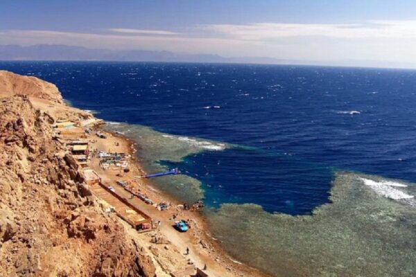 Блакитна діра, Абу-Галум і каньйон